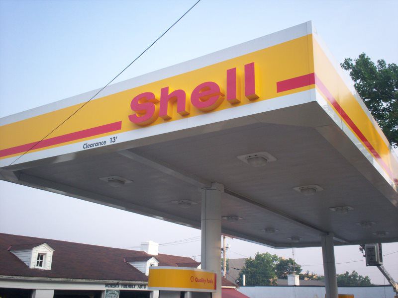 Mineola Channel Letters
A versatile day/night channel letter sign that changes appearance from day to night, offering a dynamic branding solution for businesses in Mineola, New York. Designed by Mineola Signs and Awnings, this sign is perfect for pai