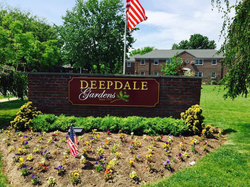 Mineola Carved Signs
A stunning carved sign featuring golden letters on a dark wood background, designed for businesses looking to make a bold statement in Mineola, New York. Created by Wendell Awnings North, this sign is ideal for pairing with custo