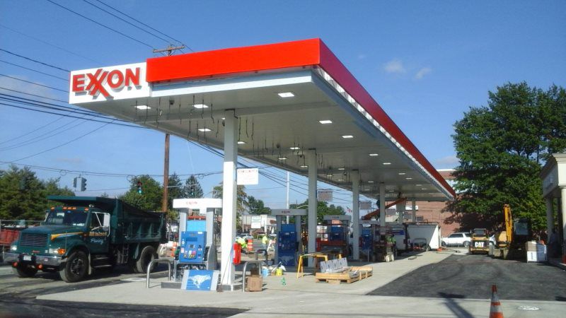 Mineola Signs InstallationReliable signage installation services from Wendell Awnings North, offering installation for everything from outdoor canopies to custom signs near you. Based in Mineola, New York, our team ensures that each installation meet