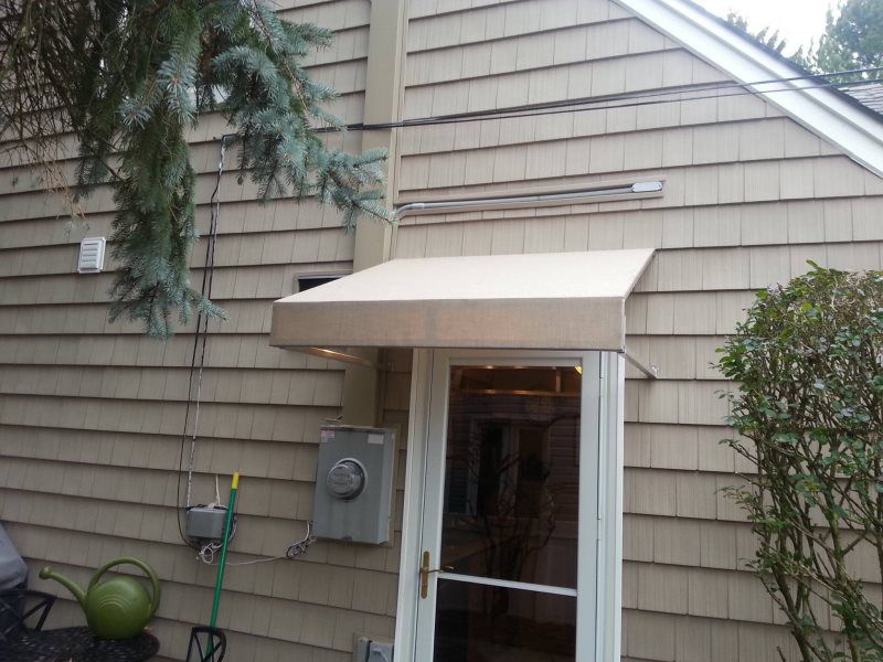 Mineola Awnings Signs
Patio awning installation by Mineola Signs and Awnings in Mineola
A stylish and functional patio awning installed by Mineola Signs and Awnings in Mineola, New York. This awning offers shade and comfort, making your patio a cozy 