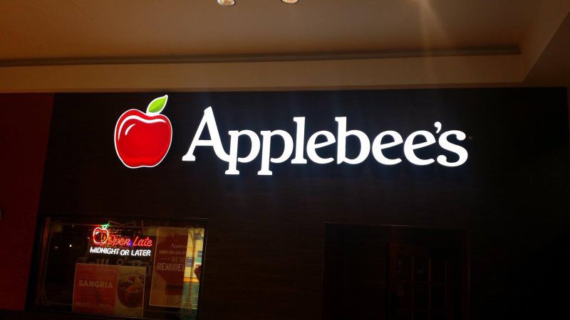 Mineola Channel Letters Applebees
A sophisticated reverse (back-lit) channel letter sign that creates a halo effect, ideal for high-end businesses in Mineola, New York. This sign, crafted by Wendell Awnings North, is perfect for pairing with commerci
