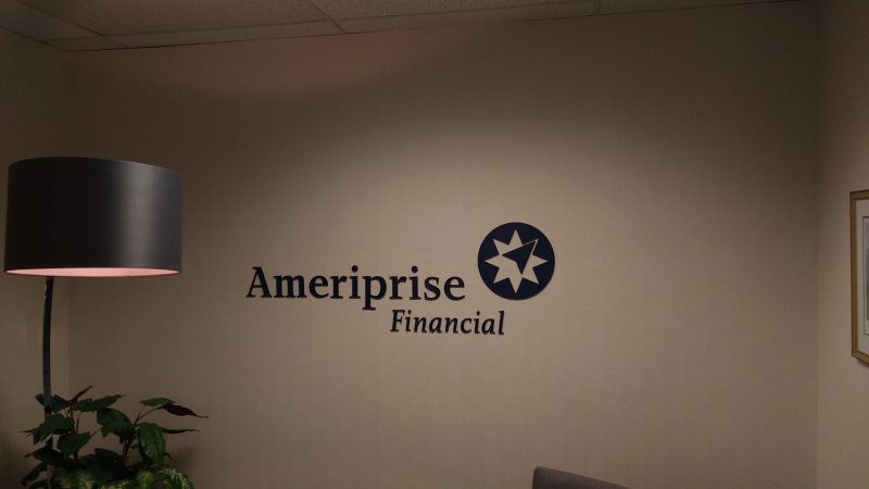 Mineola Other Signage