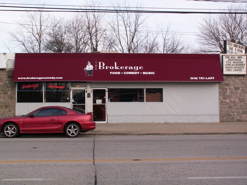 Mineola Awnings Signs
Business retractable entrance awning by Mineola Signs and Awnings, Mineola, New York
A modern business retractable entrance awning by Mineola Signs and Awnings in Mineola, New York. This awning offers the flexibility to adjust f