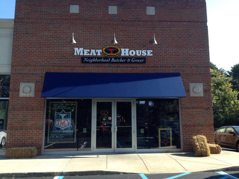 A large monument sign with a stone base and custom lettering, displayed at the entrance of a business complex in New York.
Monument signs are designed for long-lasting impact and professional branding. These freestanding signs are ideal for identifyi