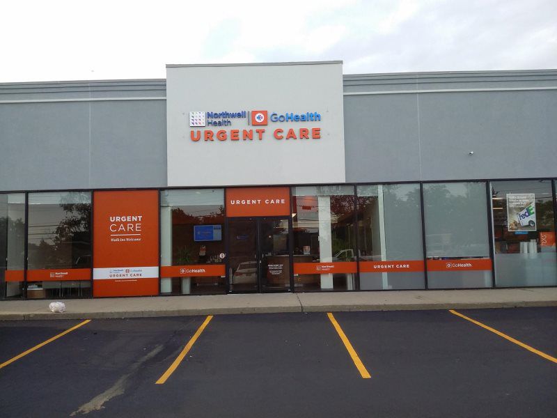 Mineola Channel Letters
A cutting-edge combination-lit channel letter sign, featuring both front and back lighting for maximum visibility in Mineola, New York. Designed by Mineola Signs and Awnings, this sign is perfect for businesses seeking a dynam