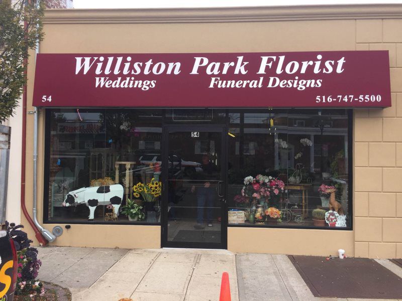 Mineola Awnings Signs
Custom motorized awning by Mineola Signs and Awnings, Mineola, New York
A high-tech motorized awning installed by Mineola Signs and Awnings in Mineola, New York. This awning combines functionality with ease of use, making it per