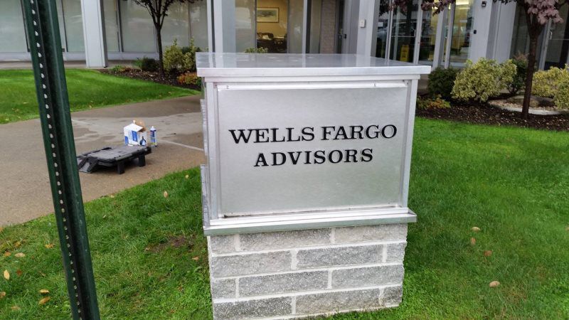 Mineola Monument Pylon Signs
A modern stone monument sign with engraved lettering and integrated LED lighting, marking the entrance to a professional business park.
This stone monument sign offers a timeless and professional aesthetic, ideal for busi