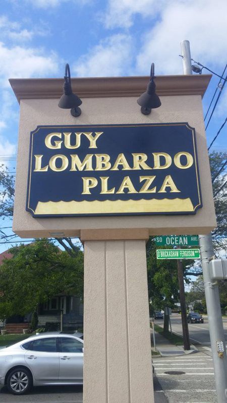 Mineola Carved Signs
A modern channel letter carved sign with sleek, illuminated letters, ideal for commercial spaces seeking a contemporary look in Mineola, New York. Crafted by Roll Up Awnings, this sign complements our residential awning company n