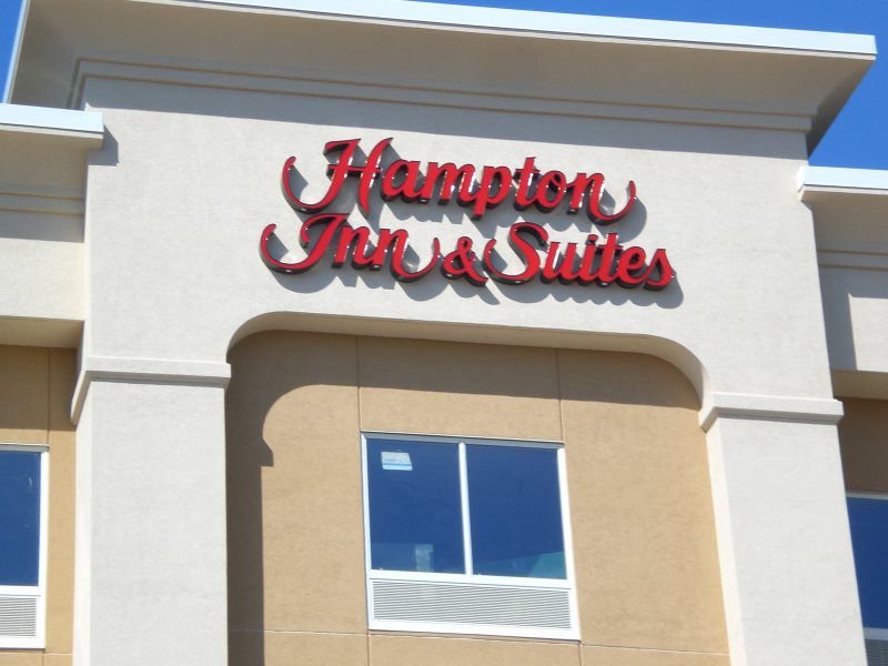 Mineola Channel Letters
A classic channel letter sign with a timeless design, providing a professional and elegant appearance for businesses in Mineola, New York. Crafted by Wendell Awnings North, this sign complements residential awnings, commercial