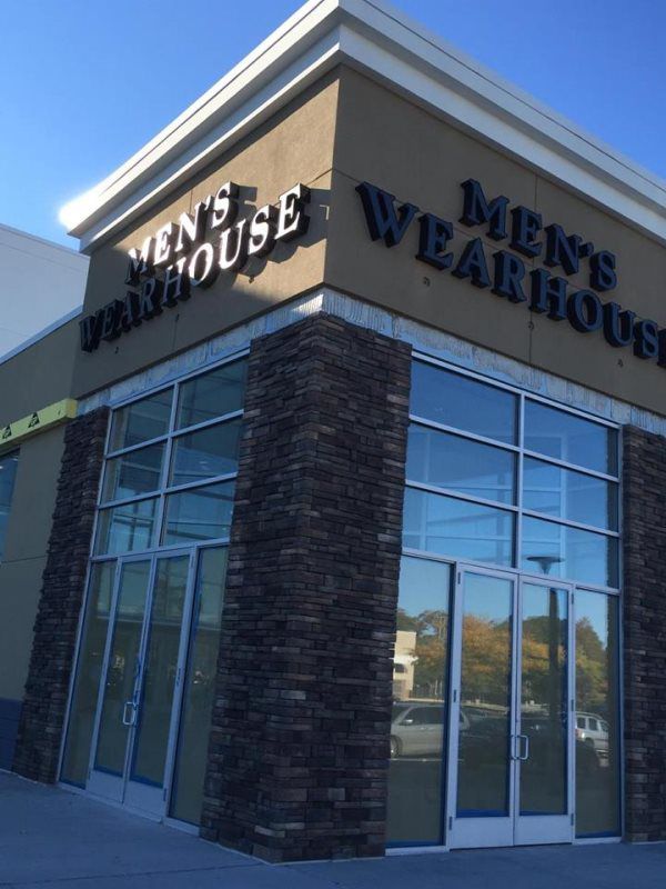 Mineola Channel Letters
3D channel letters installed on the facade of a high-end hotel, creating a striking and memorable entrance. Ideal for hotels seeking '3D channel letters near me,' 'luxury hotel signage near you,' or 'elegant hotel signs.' Perf