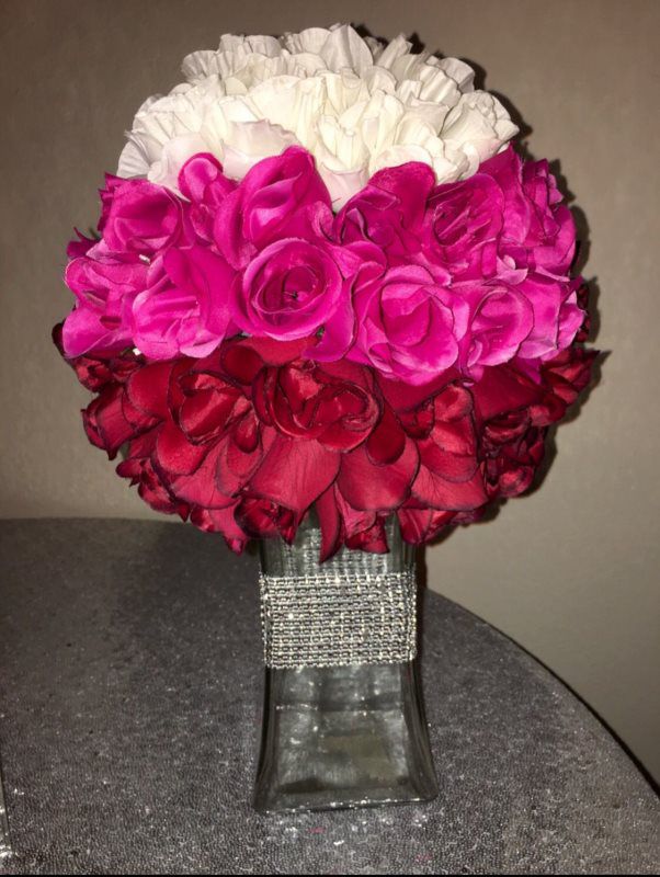 wedding bouquet of flowers stand