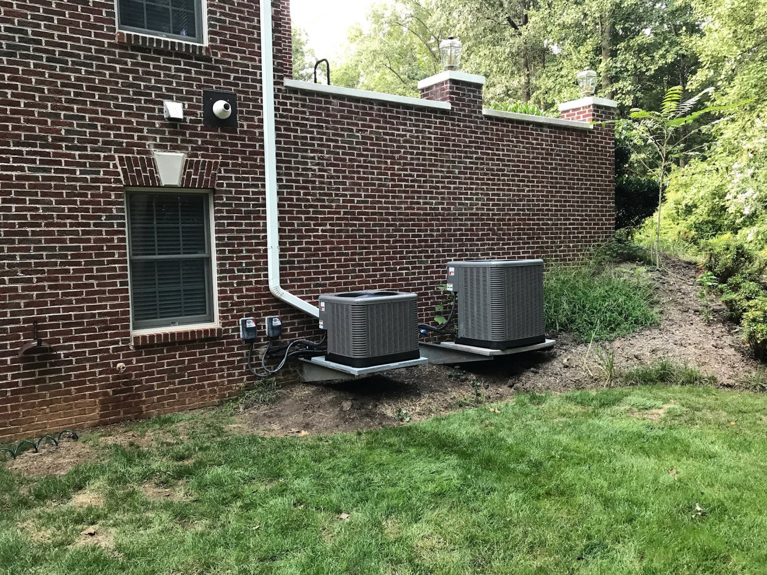 air conditioner  at the back of the house